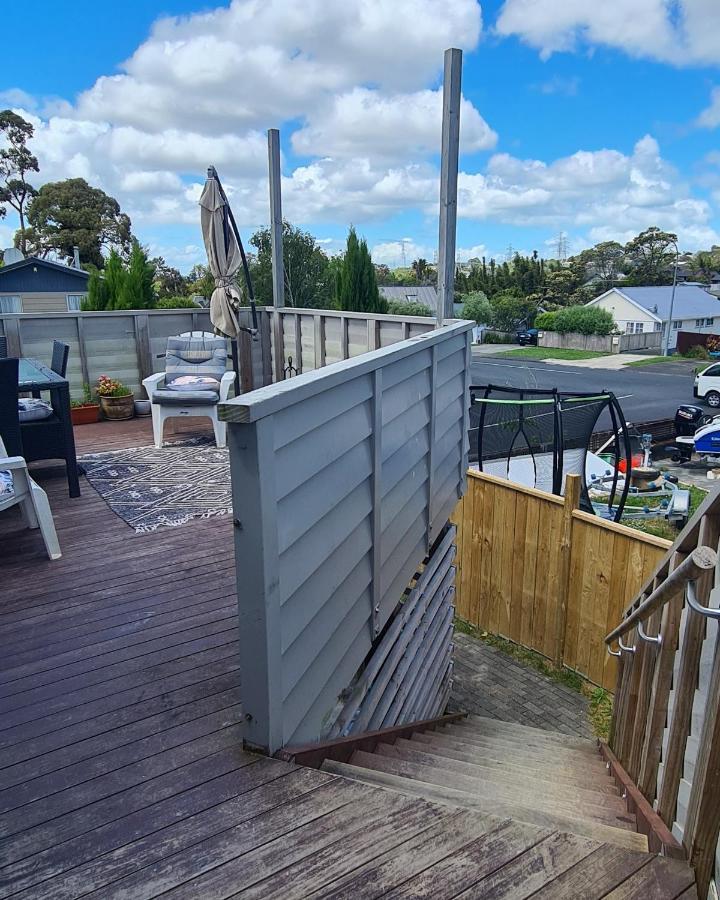 This Fabulous, Single-Level 3 Plus 1 Small Room With Folding Sofa Home Auckland Exterior photo