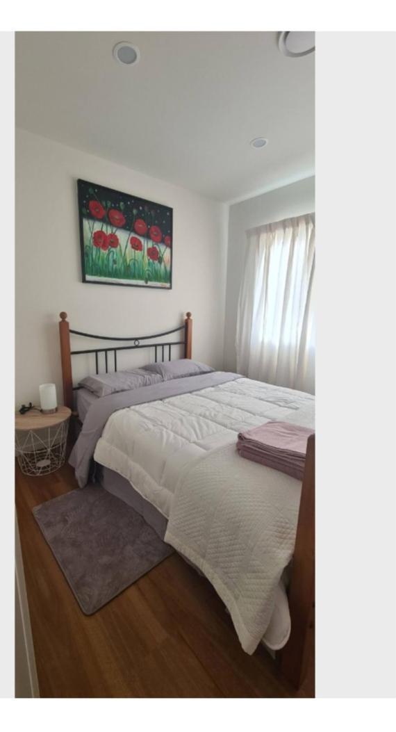 This Fabulous, Single-Level 3 Plus 1 Small Room With Folding Sofa Home Auckland Exterior photo