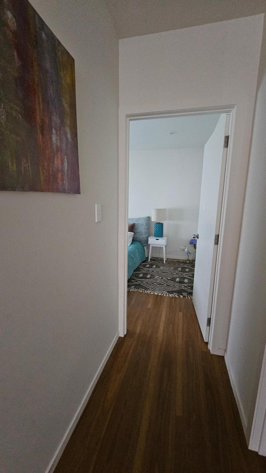 This Fabulous, Single-Level 3 Plus 1 Small Room With Folding Sofa Home Auckland Exterior photo